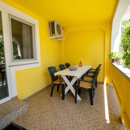 Apartments Pavic Vir Exterior photo