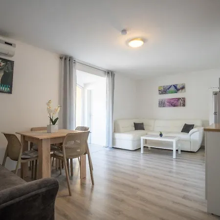 Apartments Pavic Vir Exterior photo