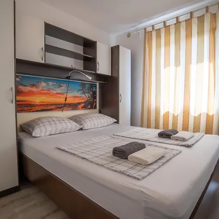 Apartments Pavic Vir Exterior photo