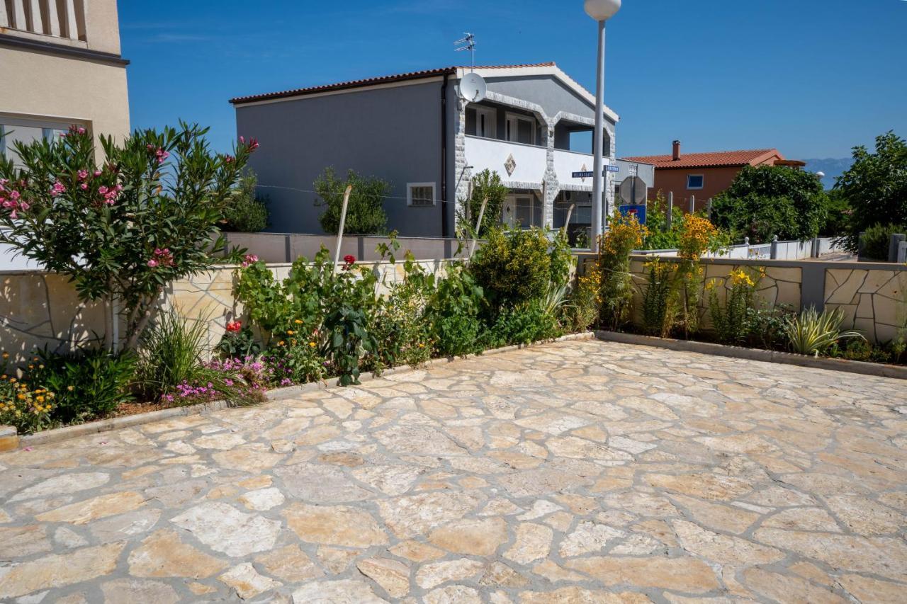 Pavic Apartment *