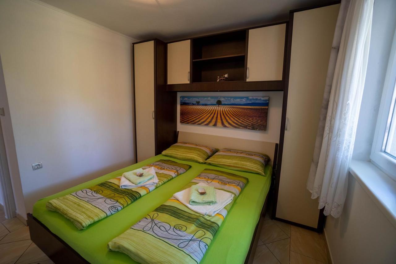Pavic Apartment Vir